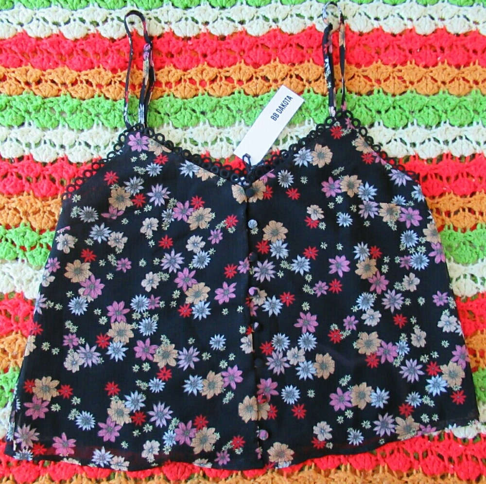 BB DAKOTA BLOOM TOWN CHIFFON TOP